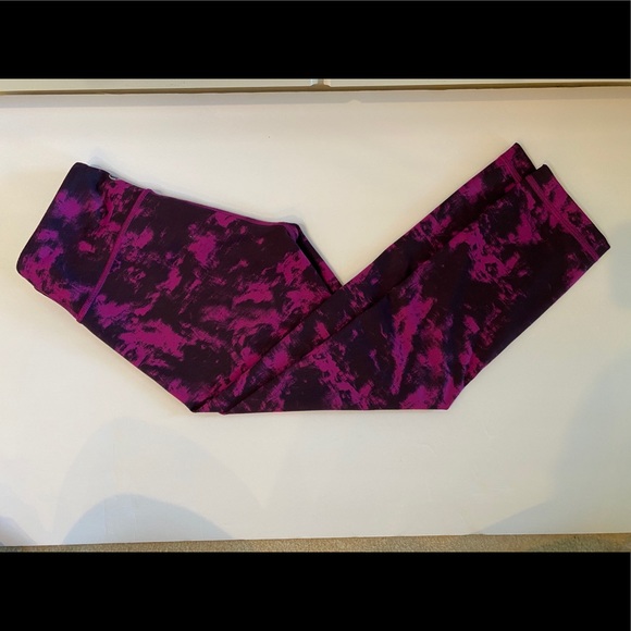 Lululemon Wunder Under Crop - Picture 5 of 10